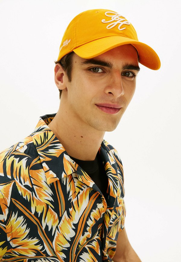 Tommy Hilfiger TH SCRIPT SOFT 6 PANEL CAP UNISEX - Cap - orange hype
