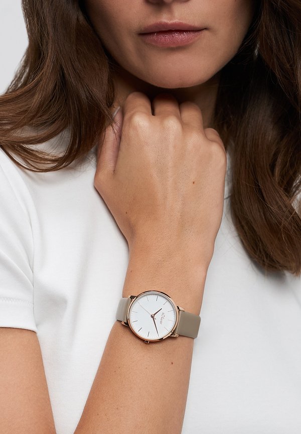 s.Oliver MODERN BASICS - Watch - braun