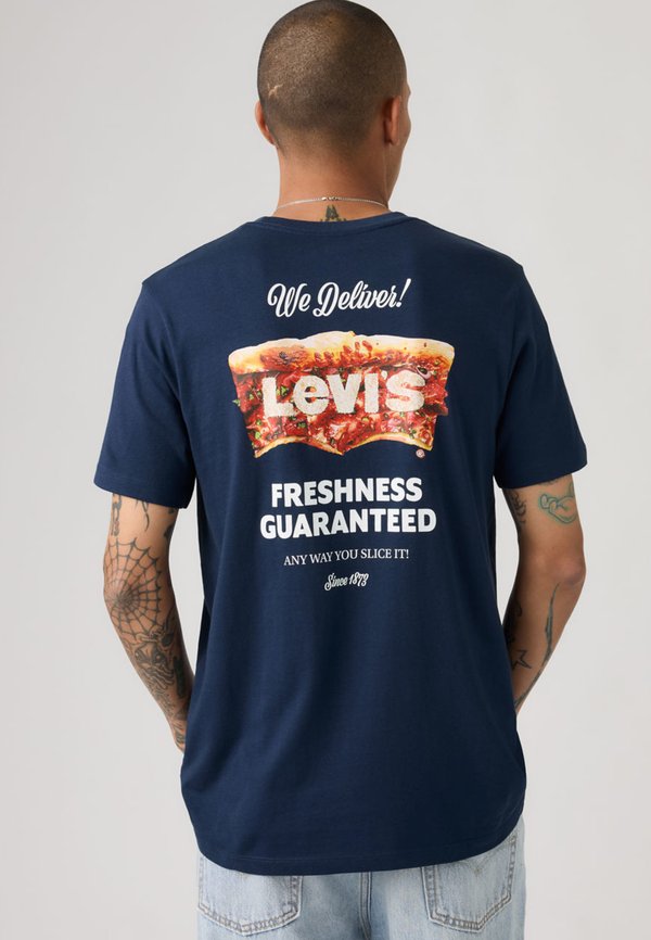 Levi's® GRAPHIC CREWNECK TEE - Print T-shirt - dark blue