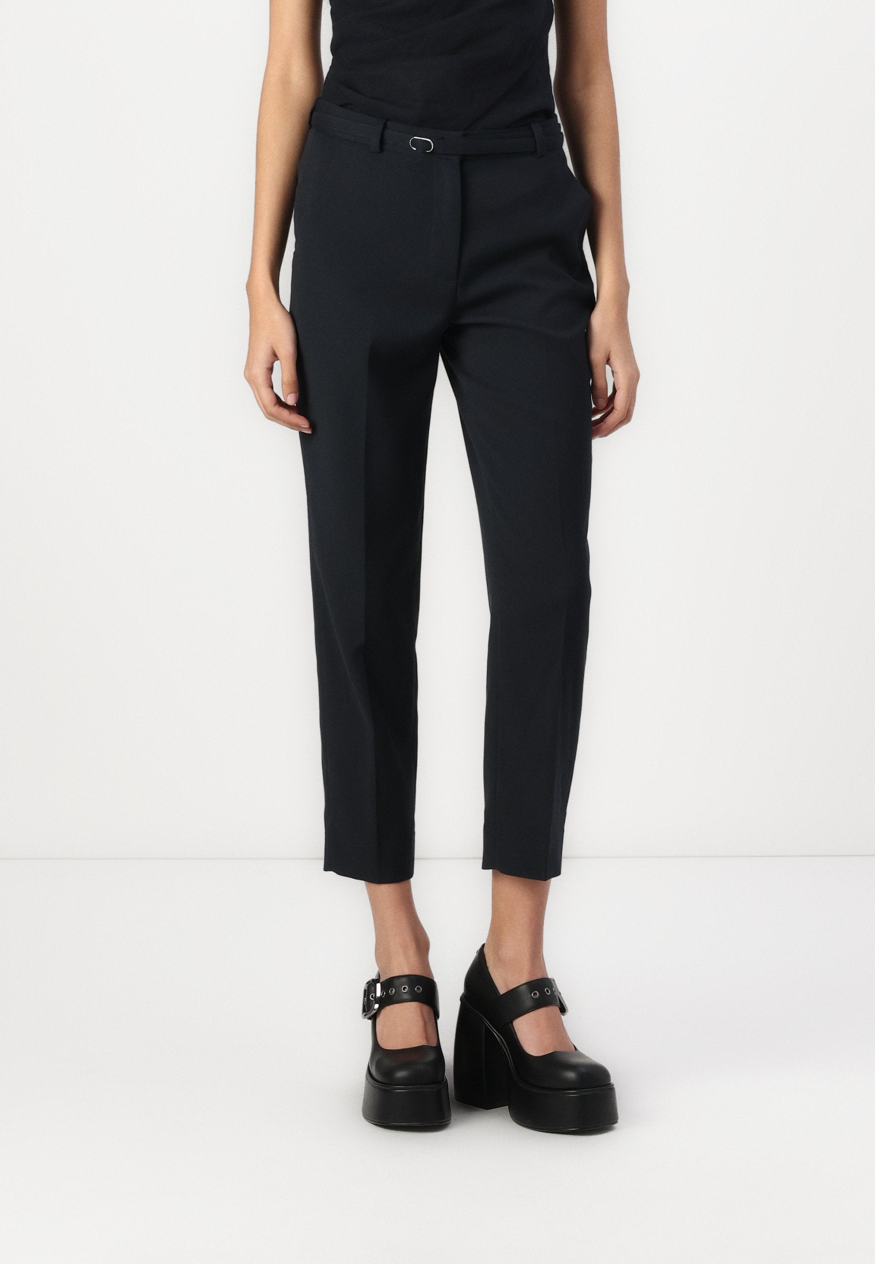 Abercrombie & Fitch High Rise Belted Ankle Straight Pant