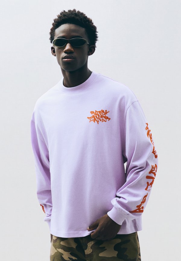 Bershka LONG SLEEVE GRAFITTI - TSHIRT - Long sleeved top - purple