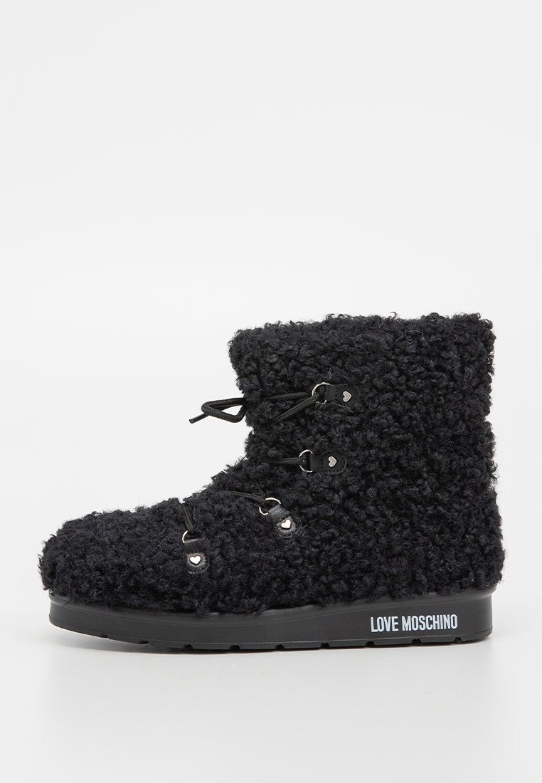 Love Moschino