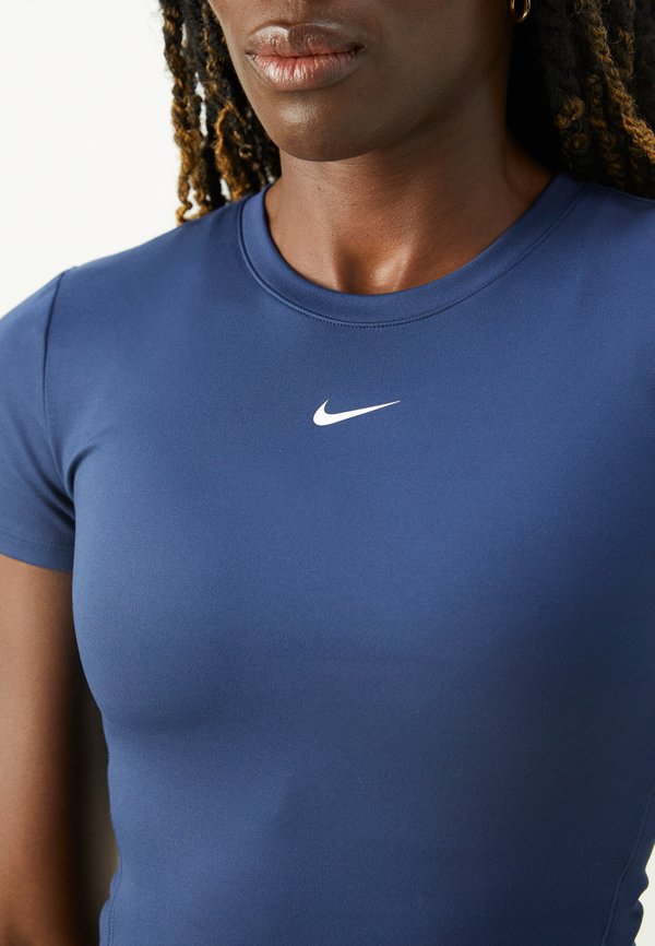 Nike Performance ONE TOP