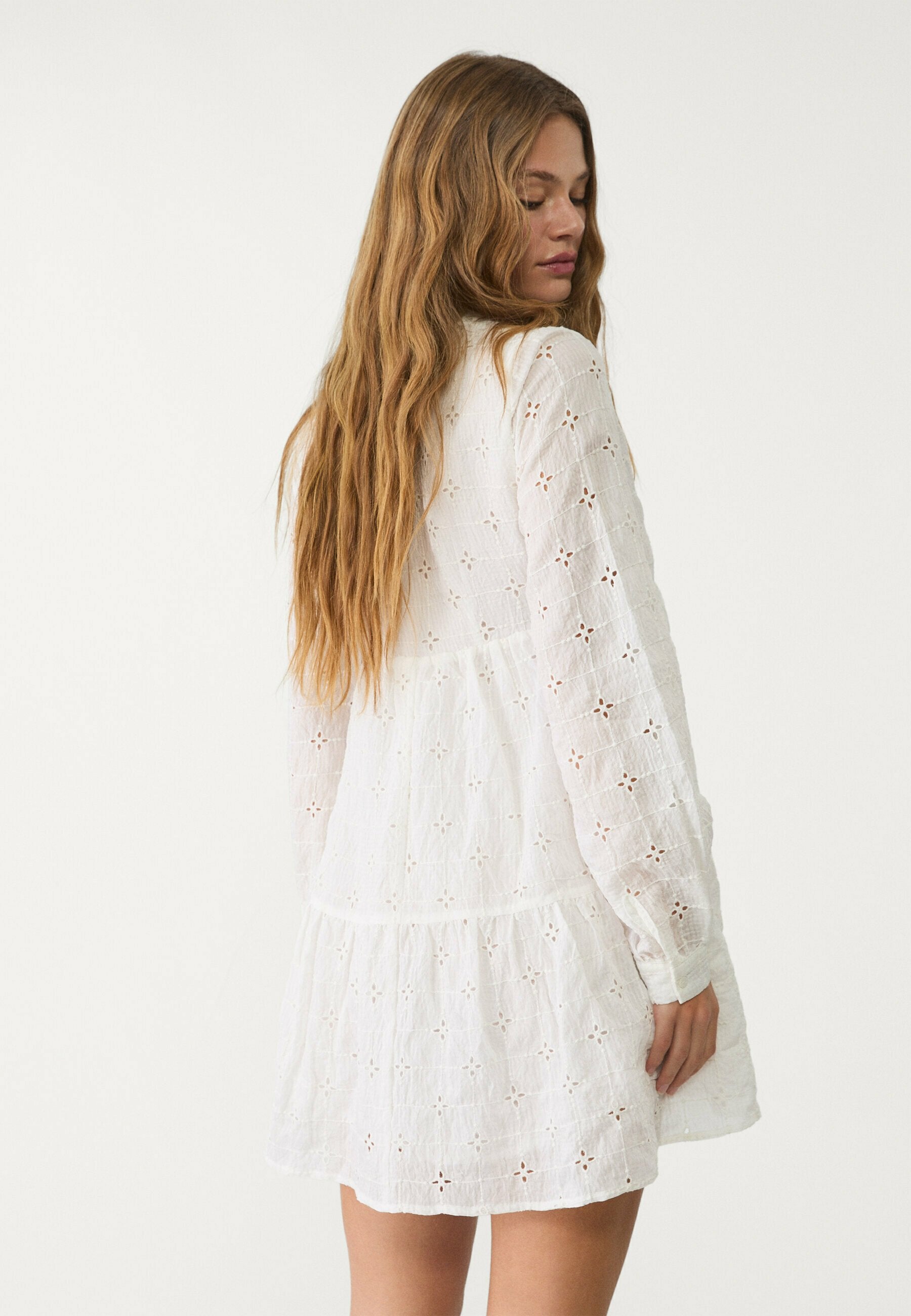Stradivarius FLOWING WITH EMBROIDERY