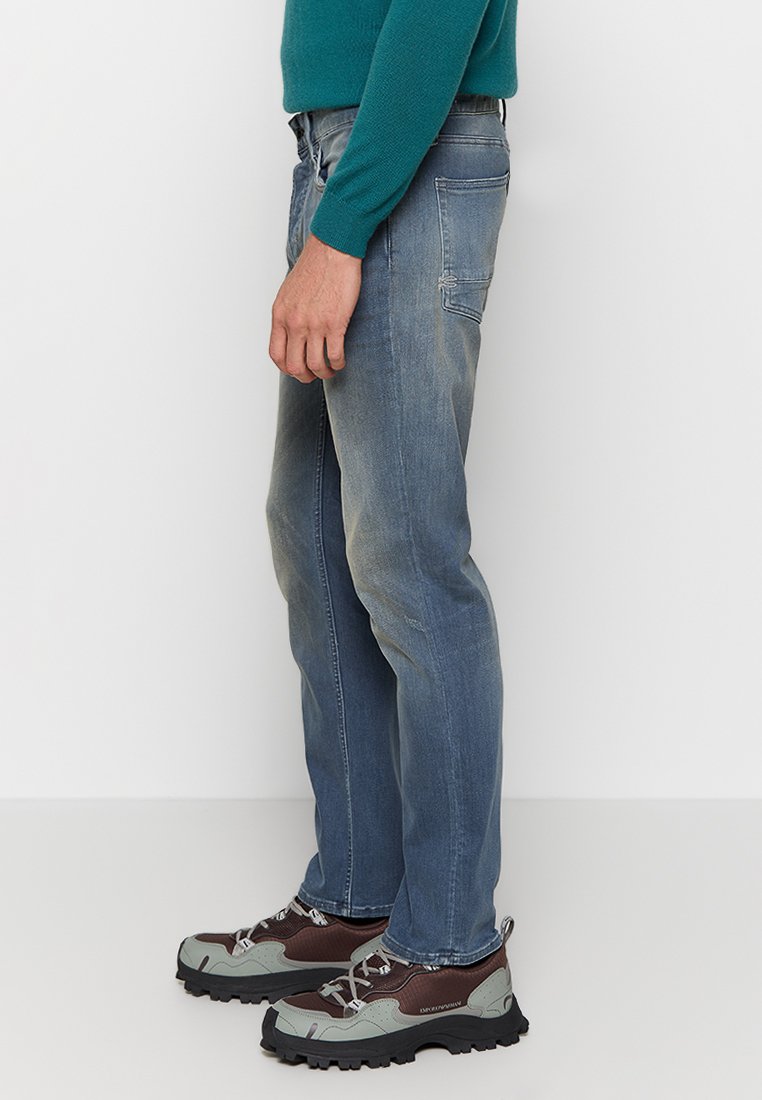 Denham RAZOR