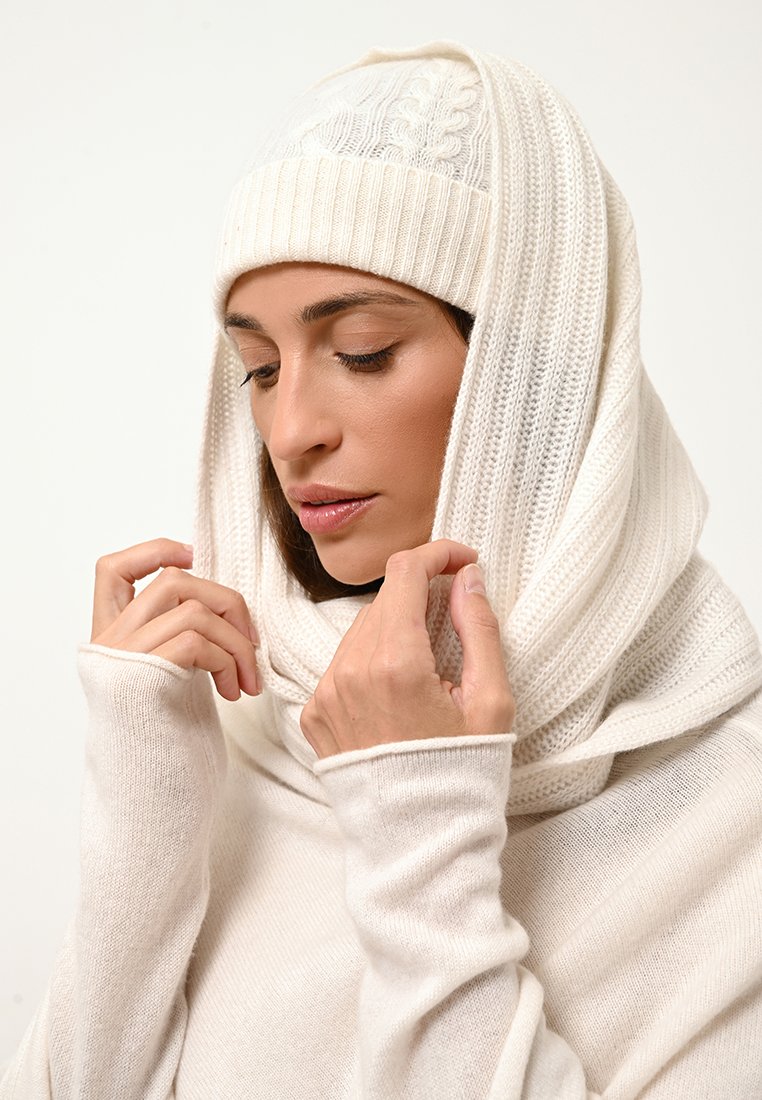Just Cashmere CLEO