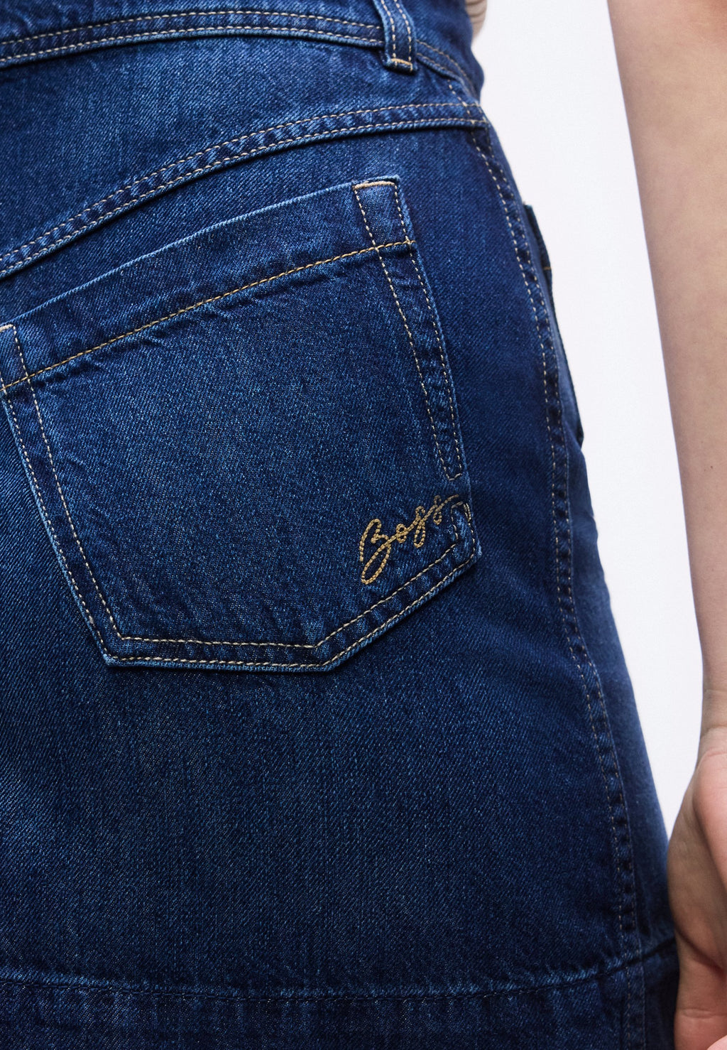 BOSS SKIRT 1.0