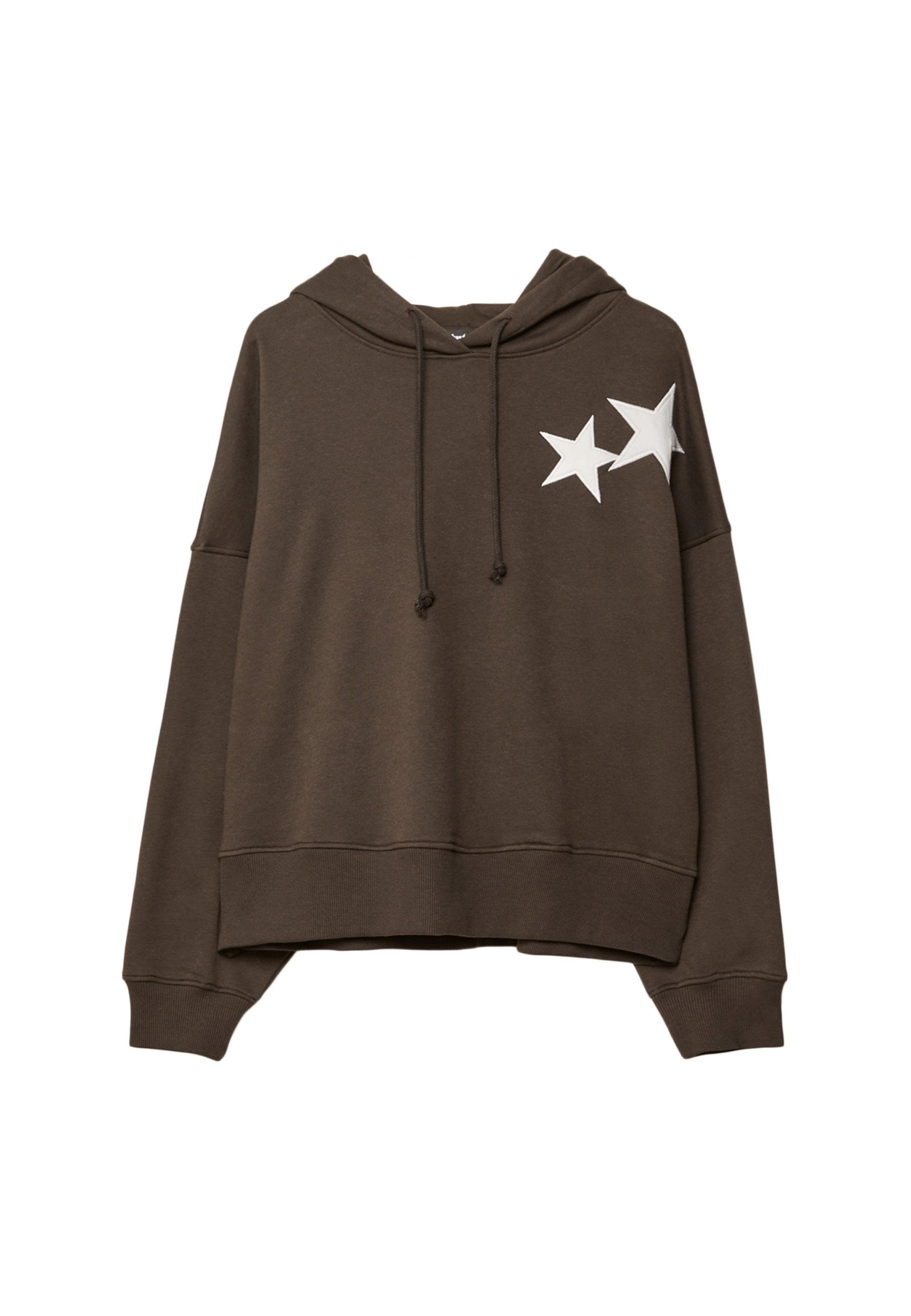 Brauner Kapuzenpulli aus weichem Stoff mit einem cropped Design und zwei weißen Stern-Applikationen auf der linken Seite. Mit Kordeln an der Kapuze.