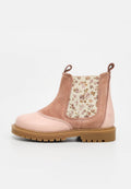 Rosa-brauner Stiefelette mit Gummisohle, Obermaterial aus Wildleder und Leder, floraler elastischer Seiteneinsatz sowie Zuglaschen vorne und hinten.