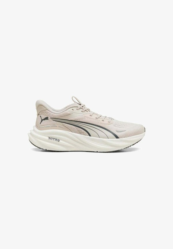 Puma LAUFSCHUH MAGNIFY NITRO 3 - Road running shoes - silver fog-moody gray