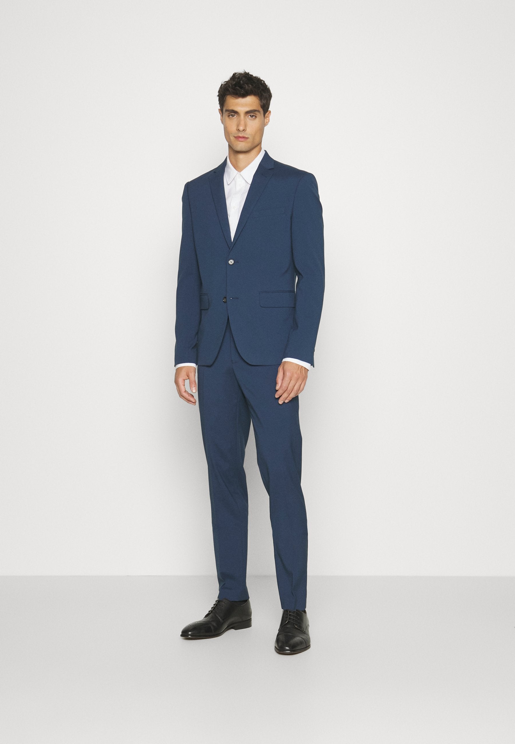 PLAIN MENS SUIT SET Media 3