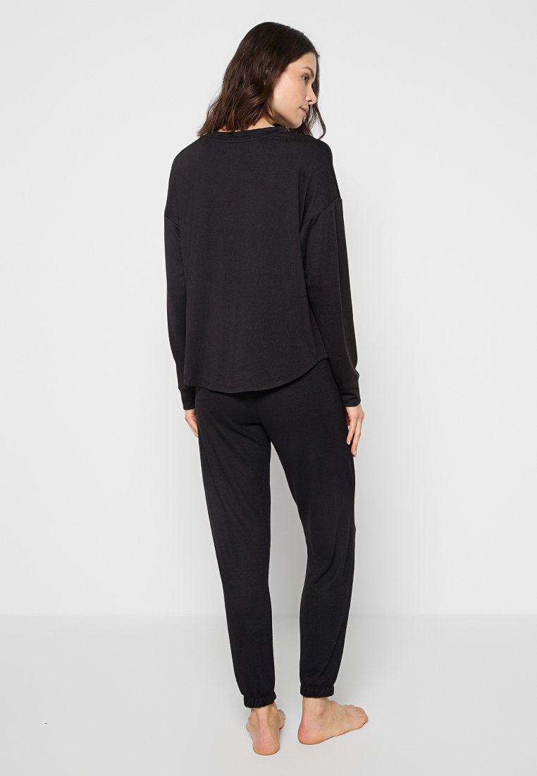 DKNY Loungewear