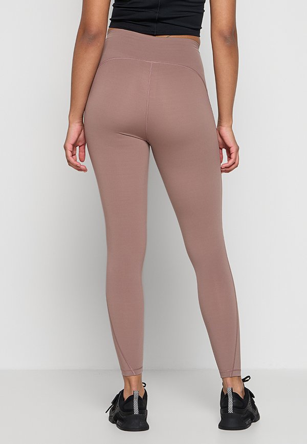 New Balance  SLEEK HIGH RISE