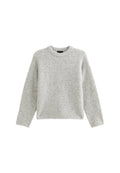 Grauer Strickpullover mit langen Ärmeln, Rundhalsausschnitt und strukturierter Oberfläche. Einfaches Design, ohne Muster oder Verzierungen.