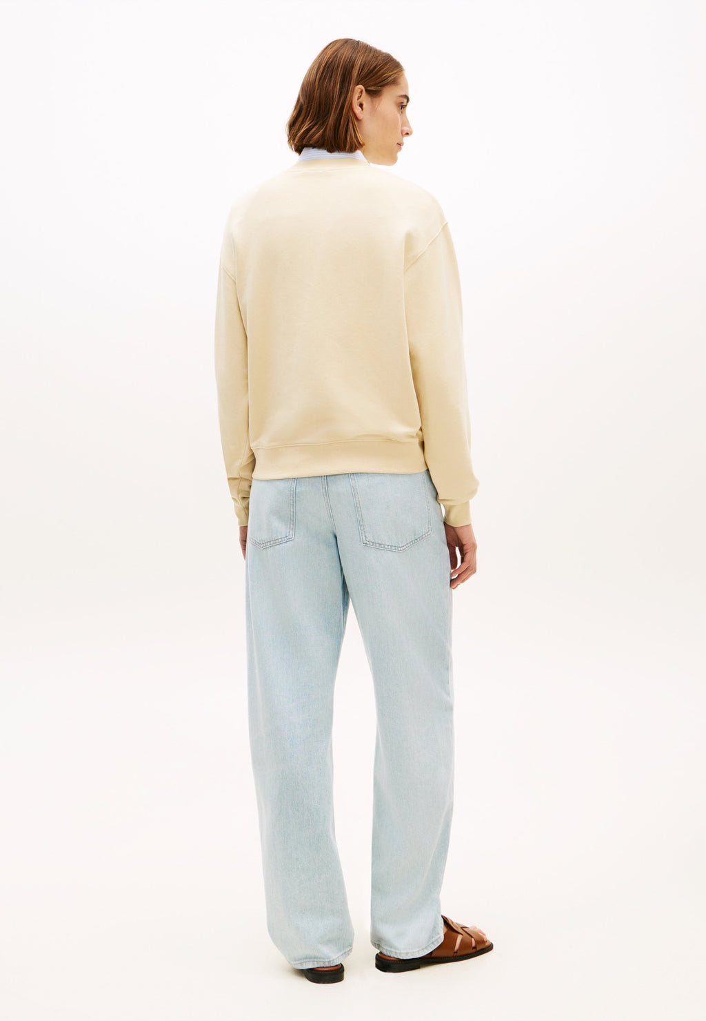 LOGO EMBROIDERY CREW NECK SWEATSHIRT Media 4