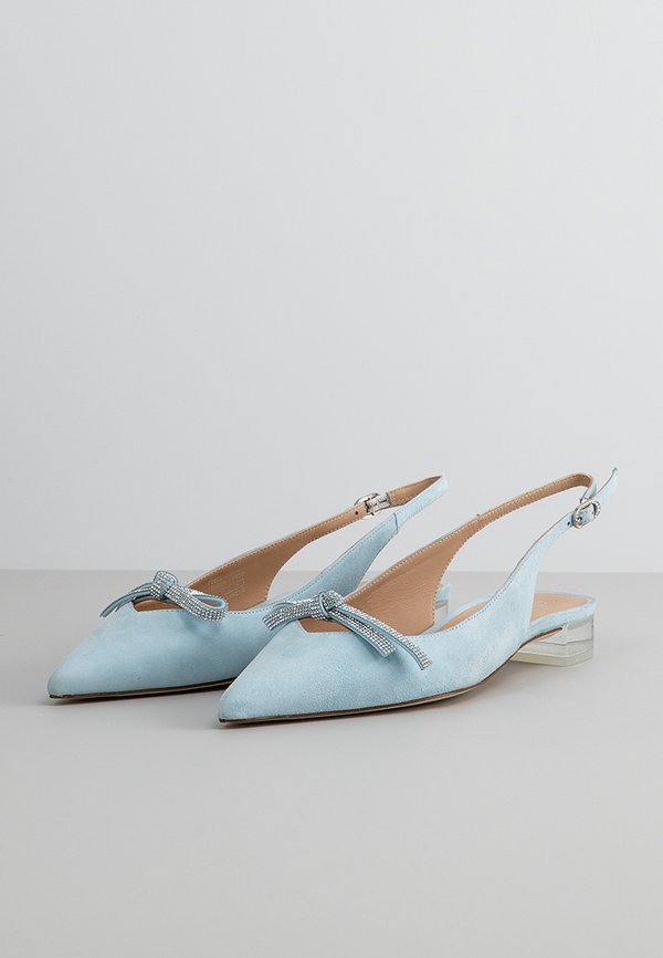 Stuart Weitzman BOW