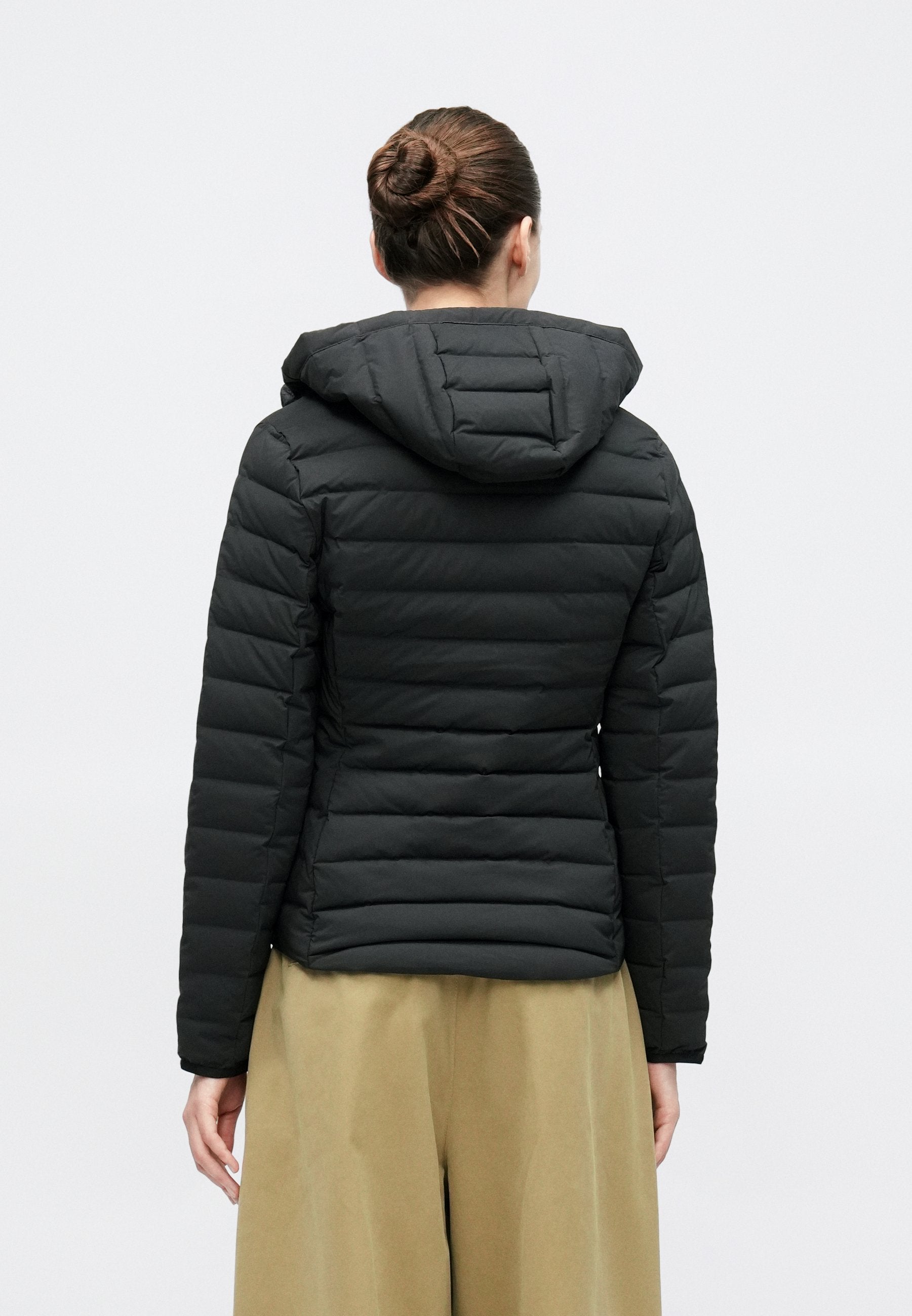 LIGHTWEIGHT SLIM WATER REPELLENT DOWN JACKET Media 4