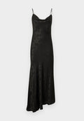 Schwarzes Satin-Maxikleid mit verstellbaren dünnen Trägern, Samtkragen und floralem Texturmuster, das sich über den gesamten Stoff zieht. A-Linien-Silhouette.