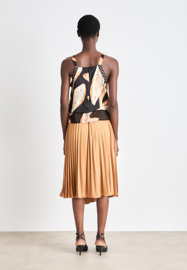 DKNY PULL SKIRT