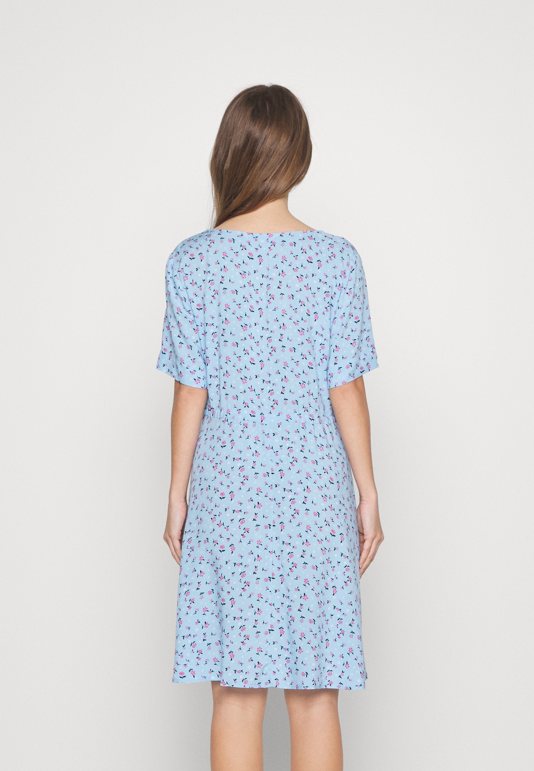 ONLVIOLA BUTTON DRESS Media 4