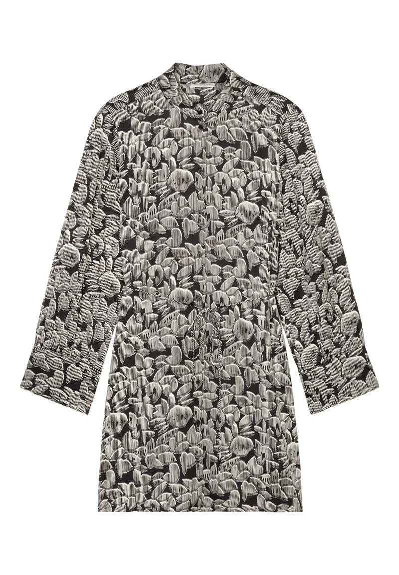 Schwarz-weiß gemusterte Hemdjacke mit Kragen, langen Ärmeln und lockerer Passform. Enthält abstrakte Formen und vertikale Streifen.