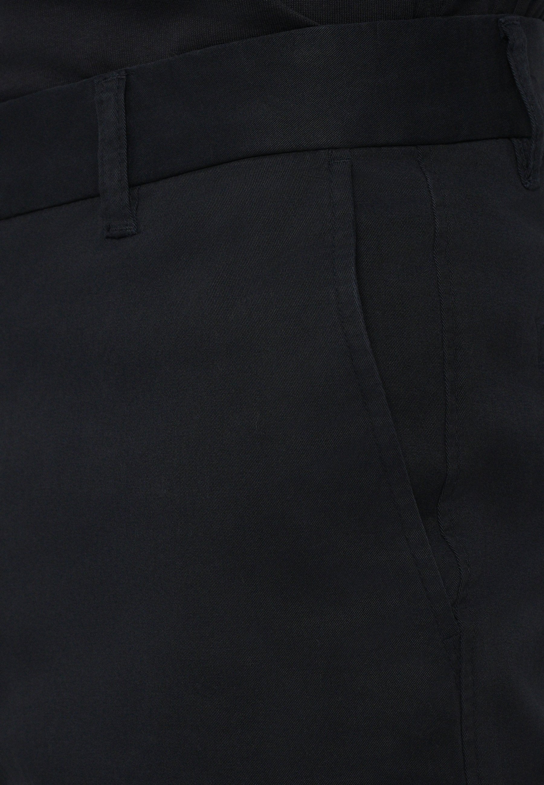 TROUSER Media 7