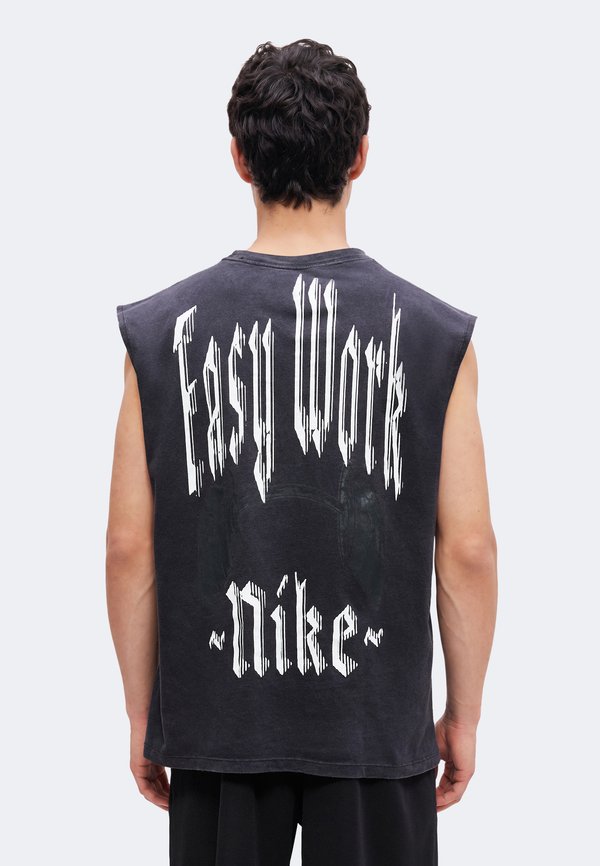 Nike Performance TEE TRAIN - Print T-shirt - black/white