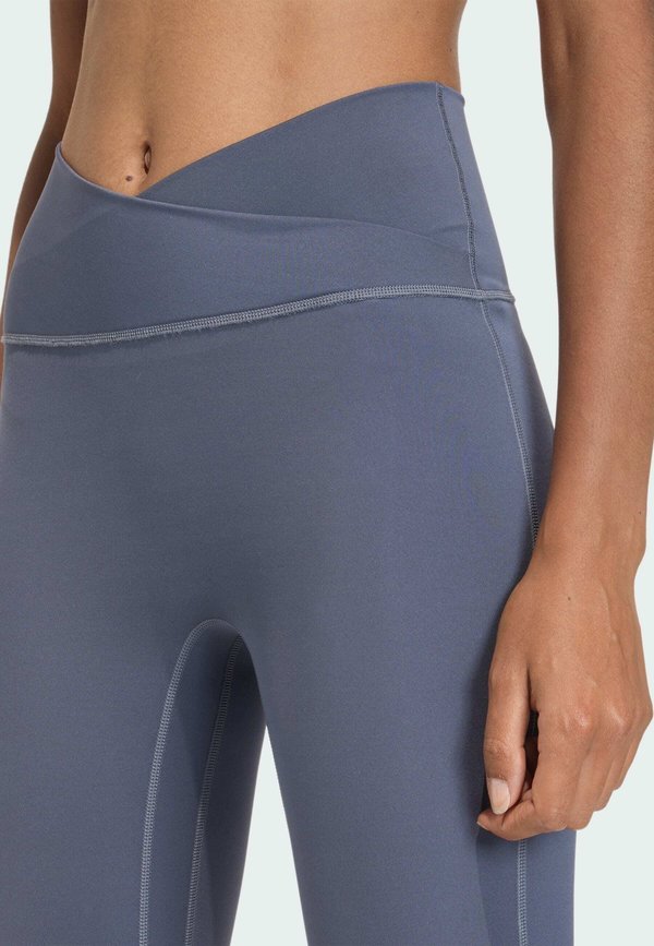 adidas Performance 3 STRIPES STUDIO ALL ME 7/8 X-OVER LEGGINGS