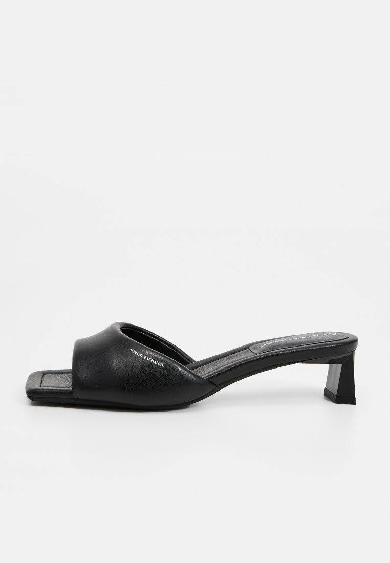 Armani Exchange Pantolette hoch Media 1