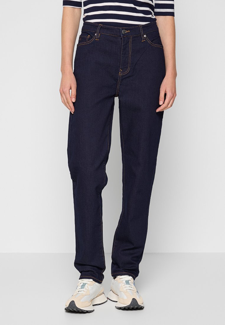 Armani Exchange Jeans Relaxed Fit Media 1