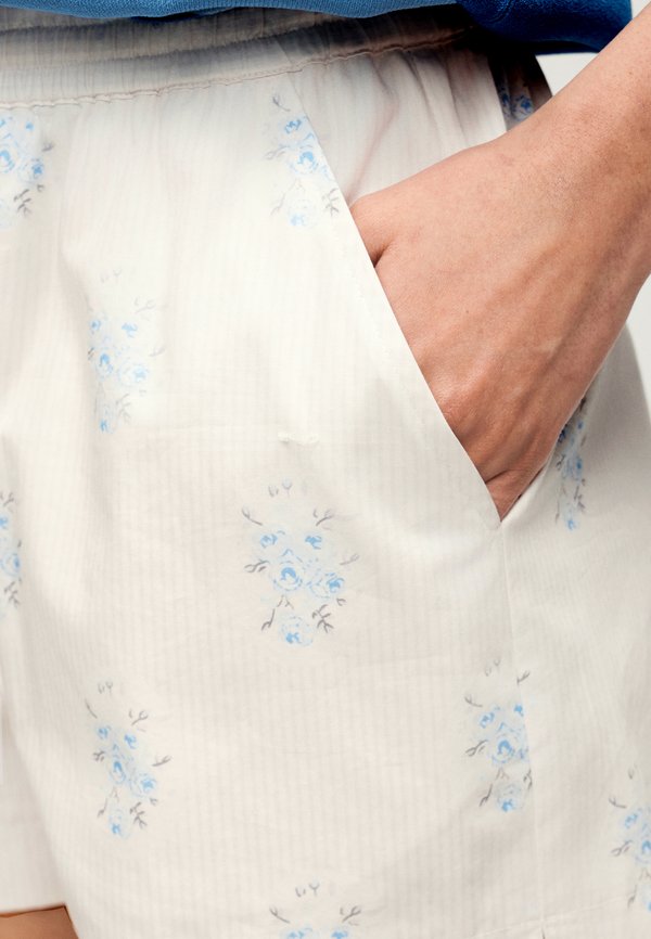 DESIGNERS REMIX FLORA