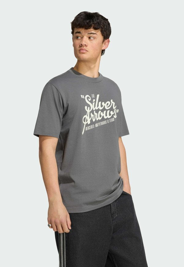 adidas Performance ADIDAS PERFORMANCE MERCEDES - AMG PETRONAS FORMULA 1 TEAM SILV - Print T-shirt - granite   off white
