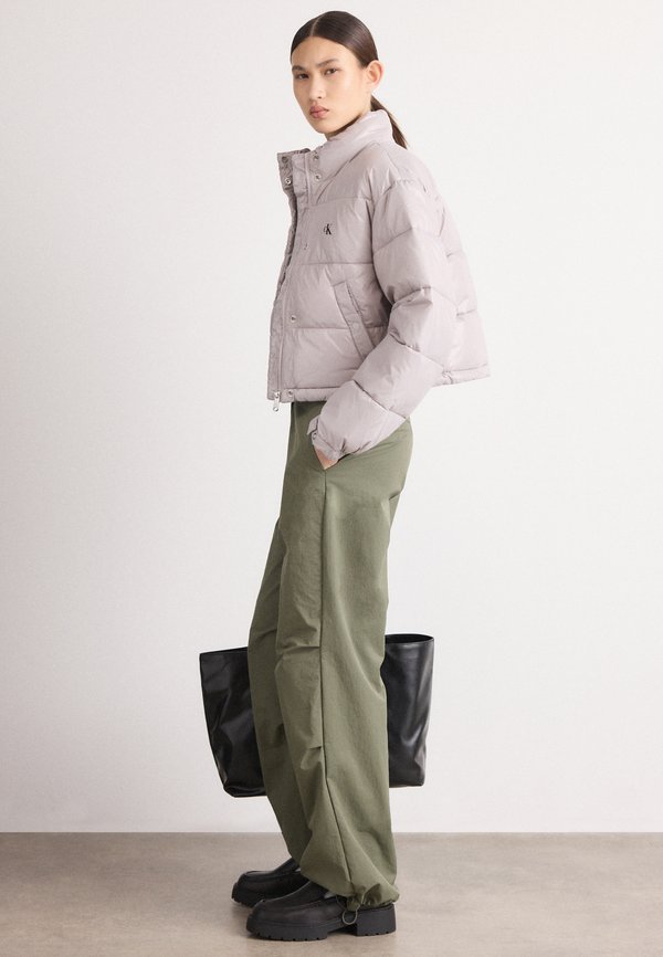 Calvin Klein Jeans CROP PUFFER JACKET