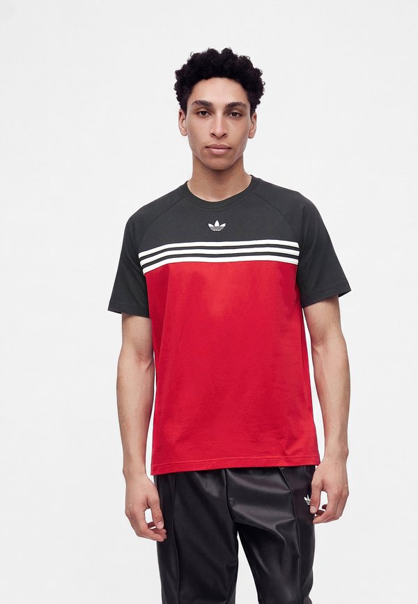 adidas Originals CHEST - Print T-shirt - better scarlet/black