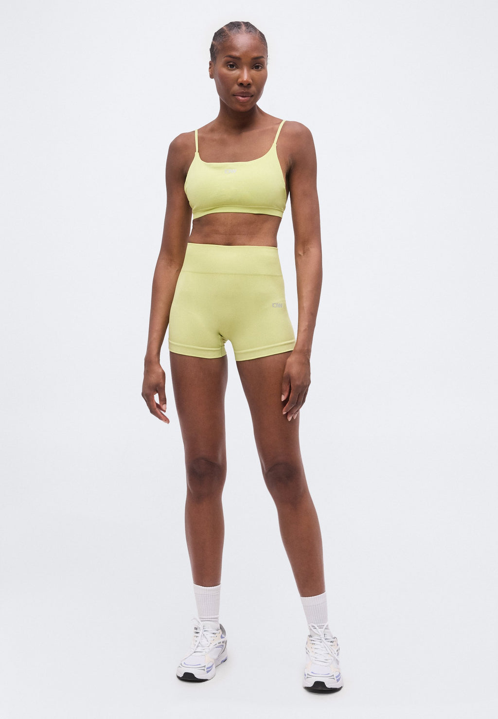 ICANIWILL SMOOTH SEAMLESS SHORTS