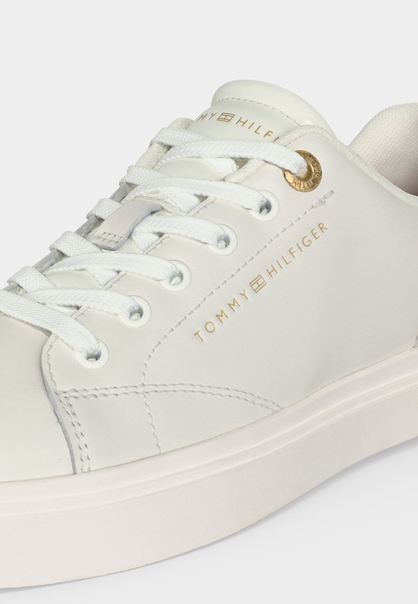 Tommy Hilfiger FEMININE CUPSOLE