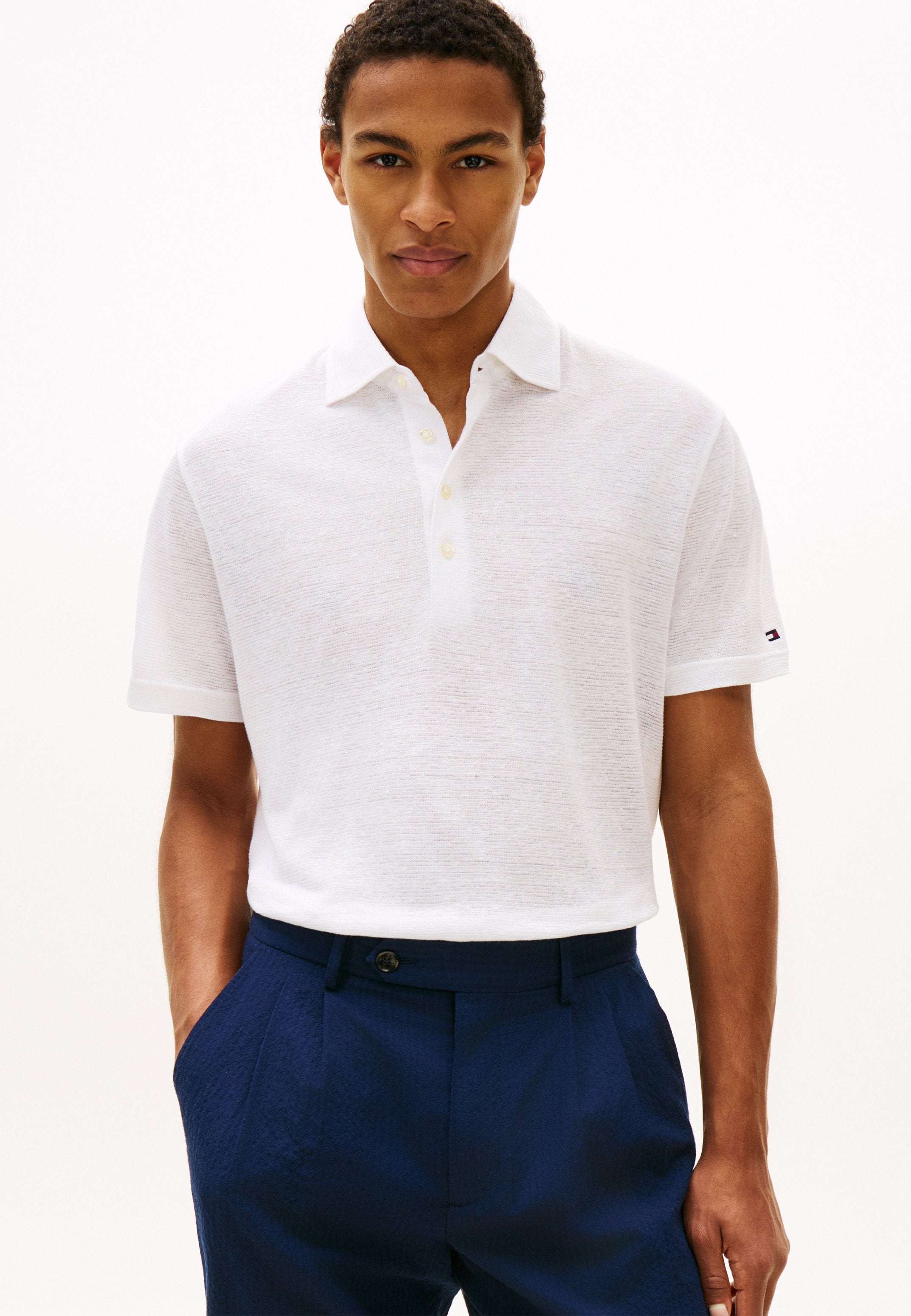 REGULAR FIT  Media 3