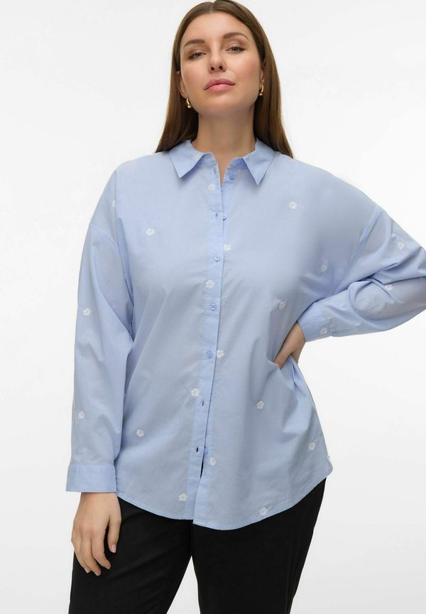Vero Moda Curve VMCODONA - Button-down blouse - brunnera blue