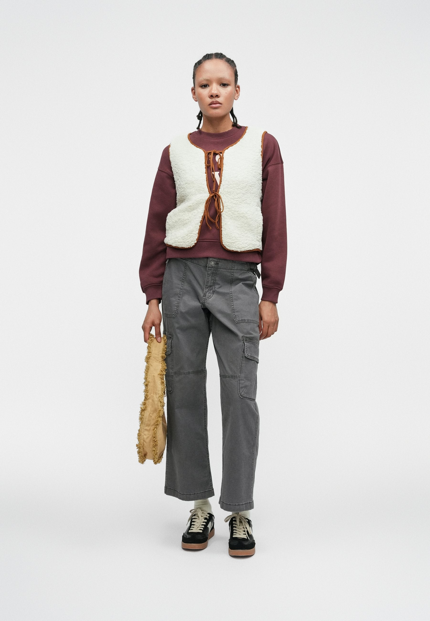 ONLAGATE VEST  Media 2