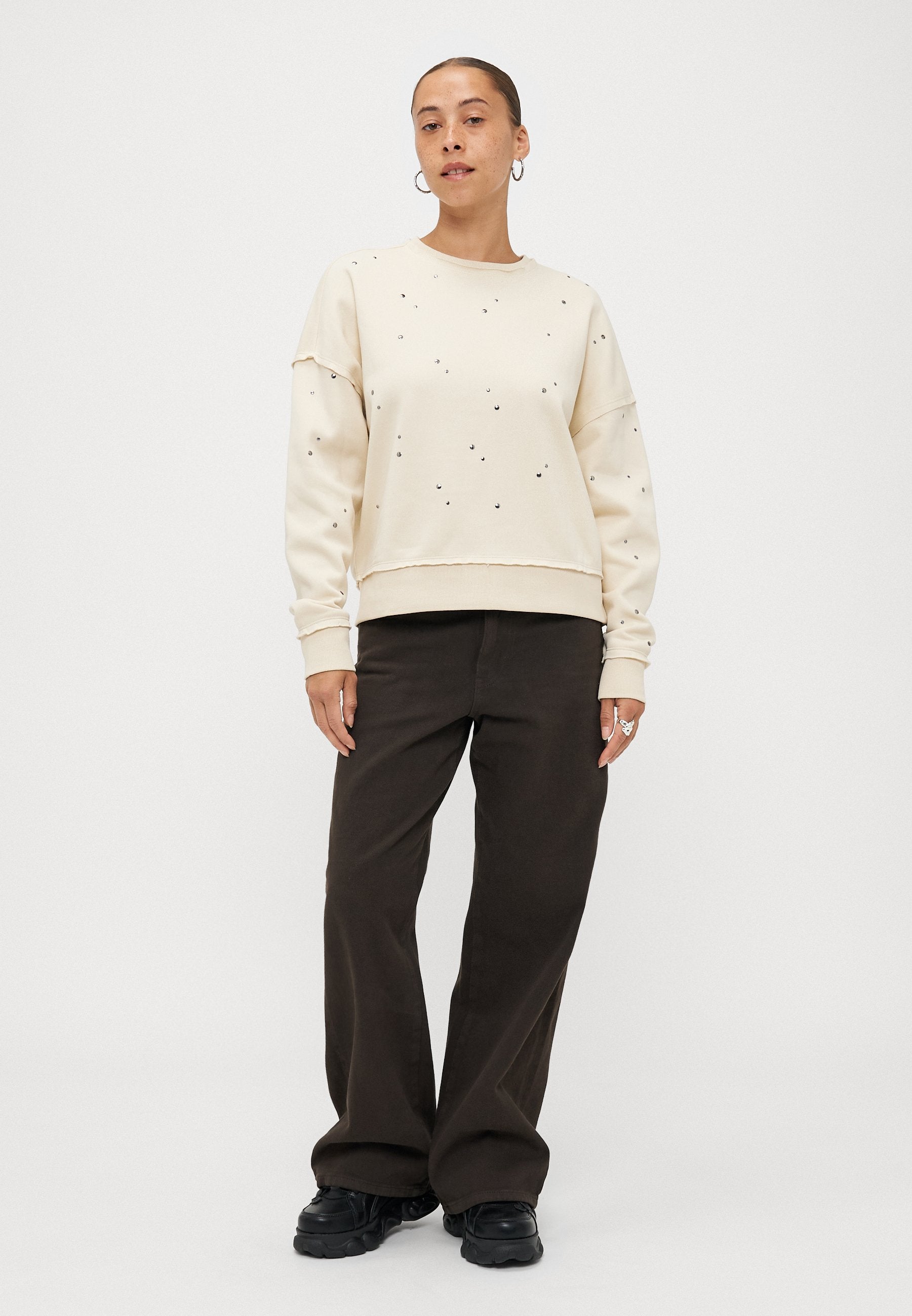 ONLCALLIE O NECK DETAIL Media 2