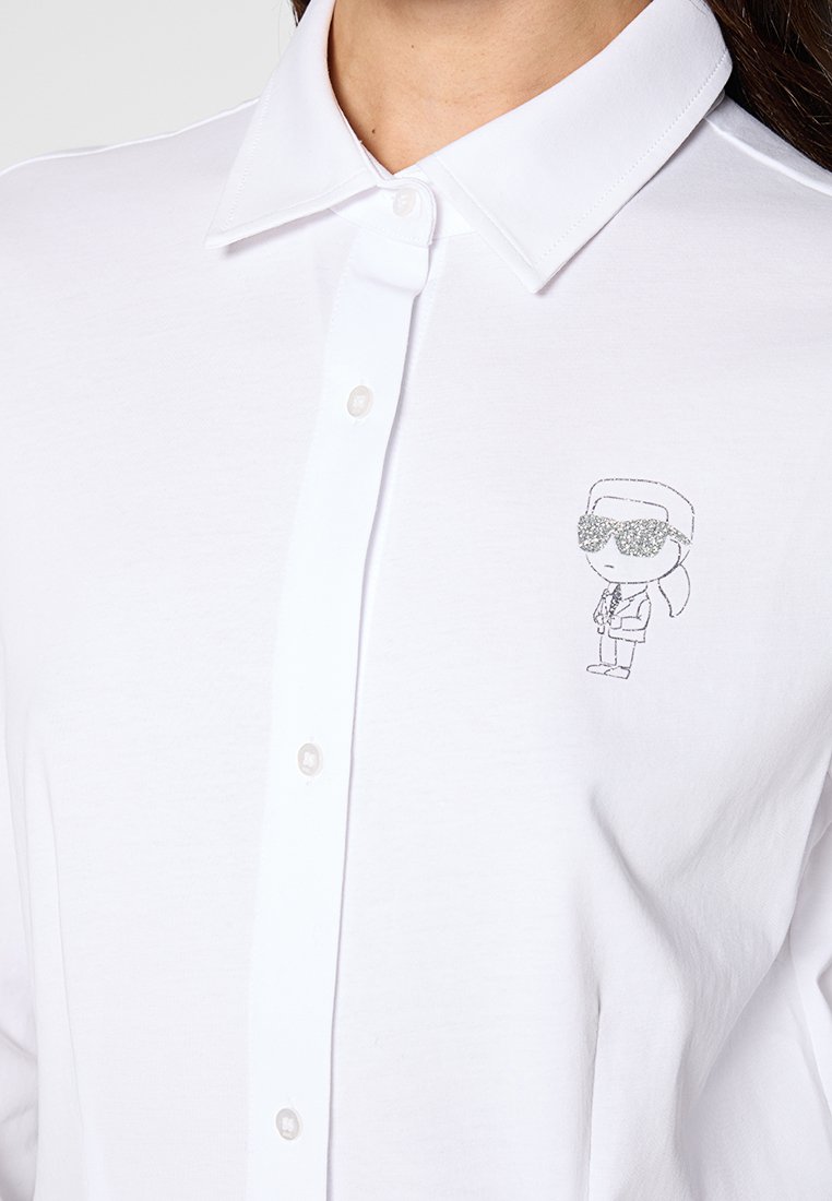 REGULAR FIT  Media 2