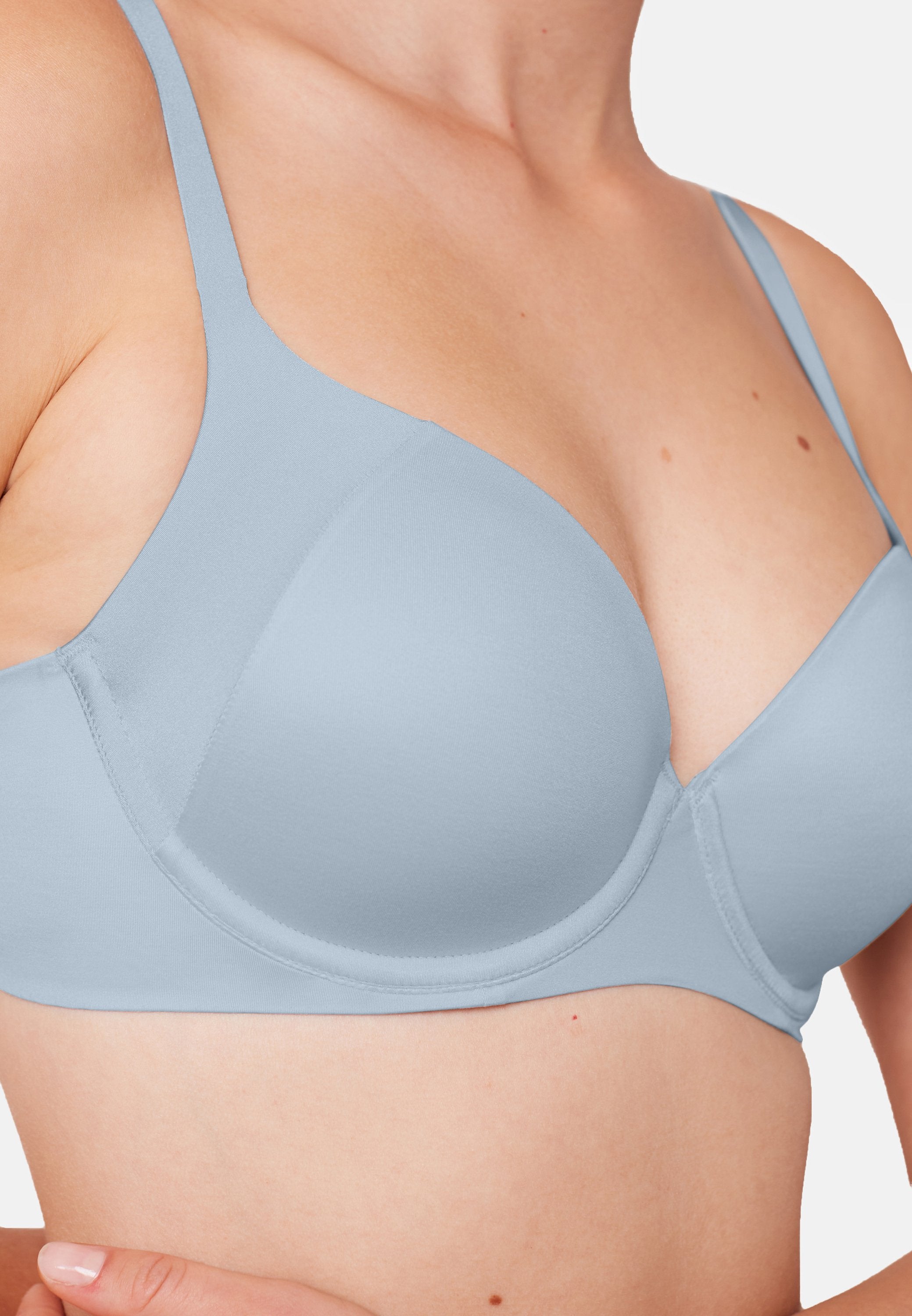 Triumph BODY MAKE-UP SOFT TOUCH WP EX