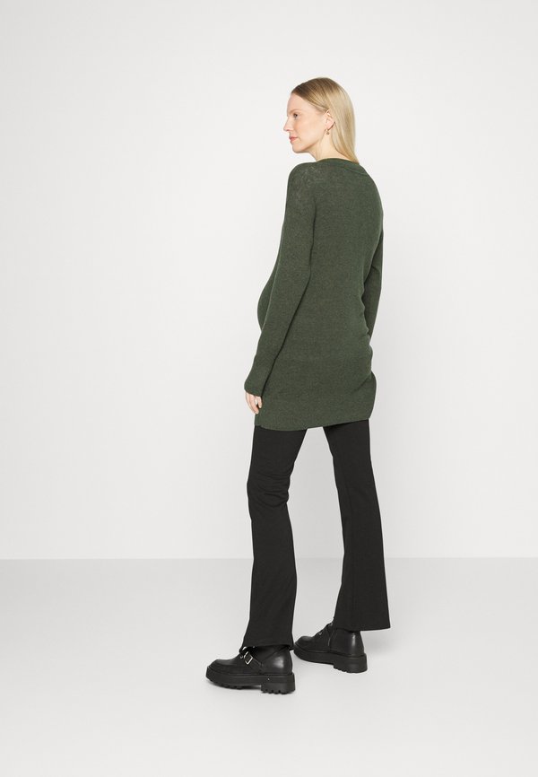 GAP Maternity V NECK
