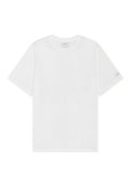 Weißes Baumwoll-T-Shirt mit kurzen Ärmeln, rundem Ausschnitt und einem dezenten blauen Logo-Akzent am linken Ärmel. Glatter, strukturfreier Stoff.