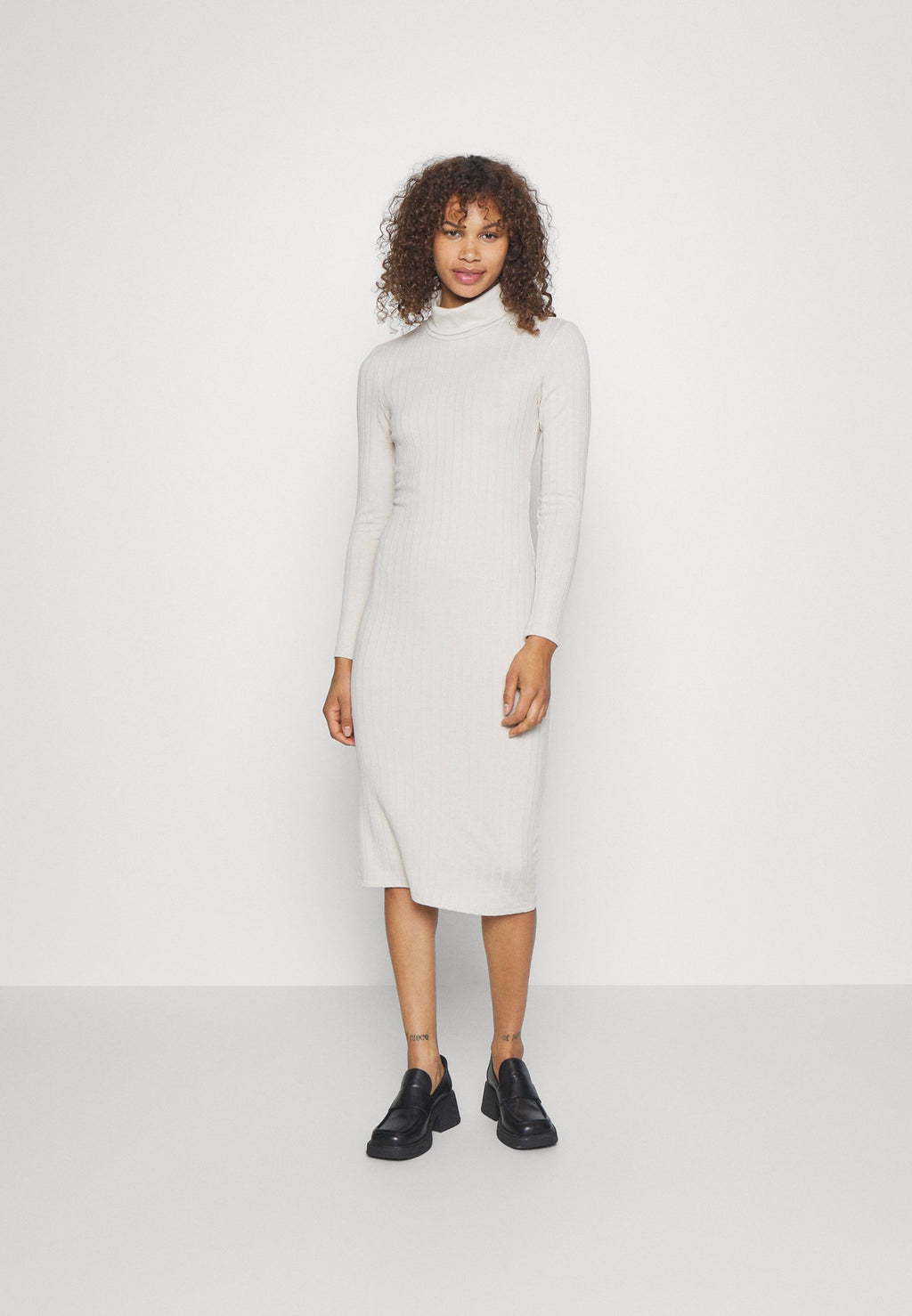 ONLFELINE MIDI DRESS Media 2