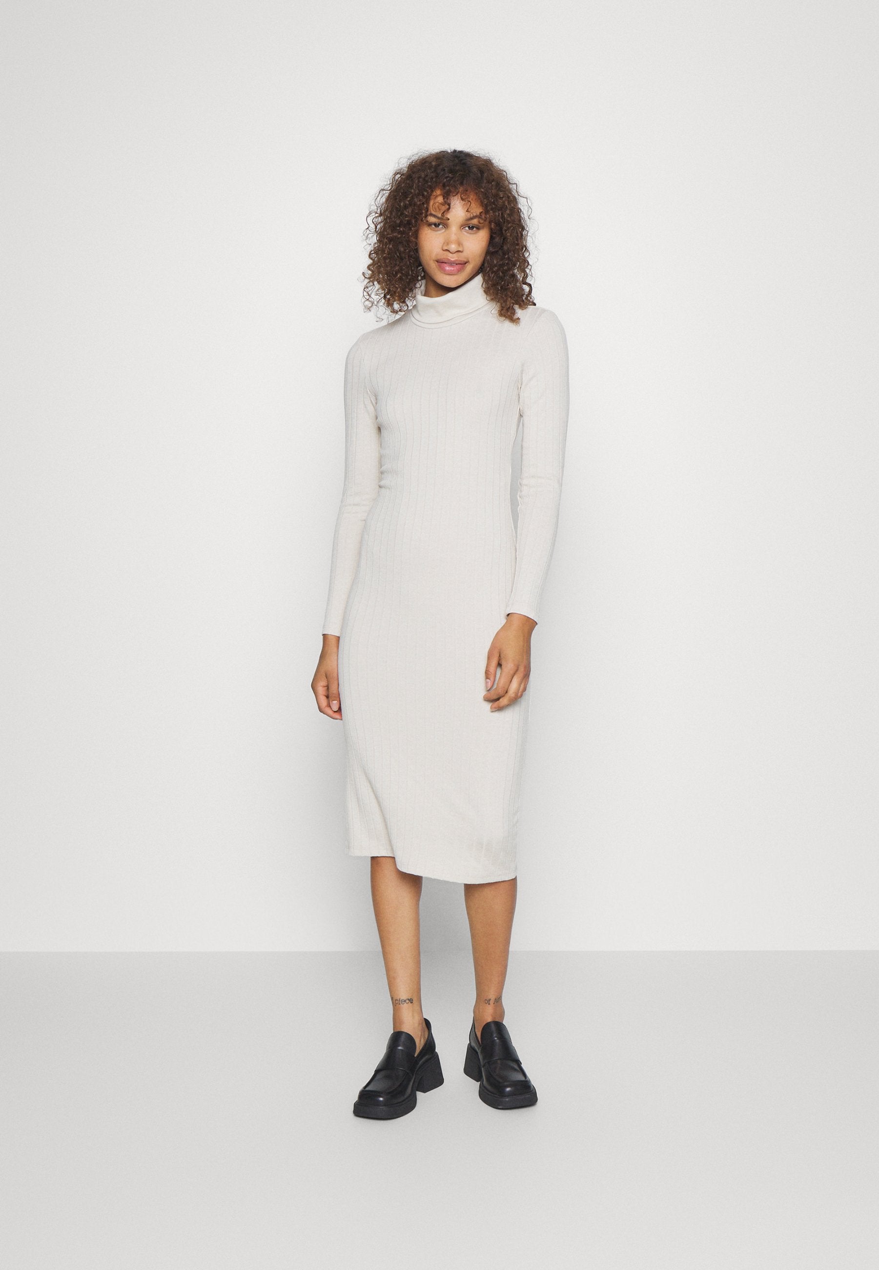 ONLFELINE MIDI DRESS Media 2