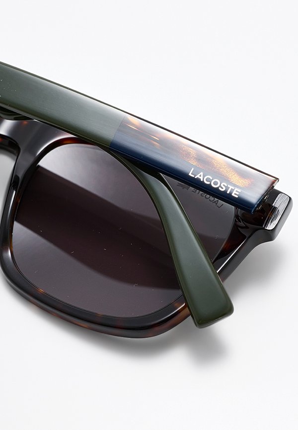 Lacoste L996S