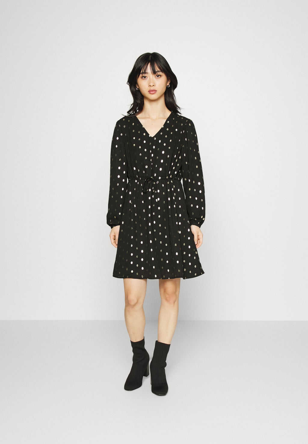 ONLELOISALVNECK DRESS Media 3