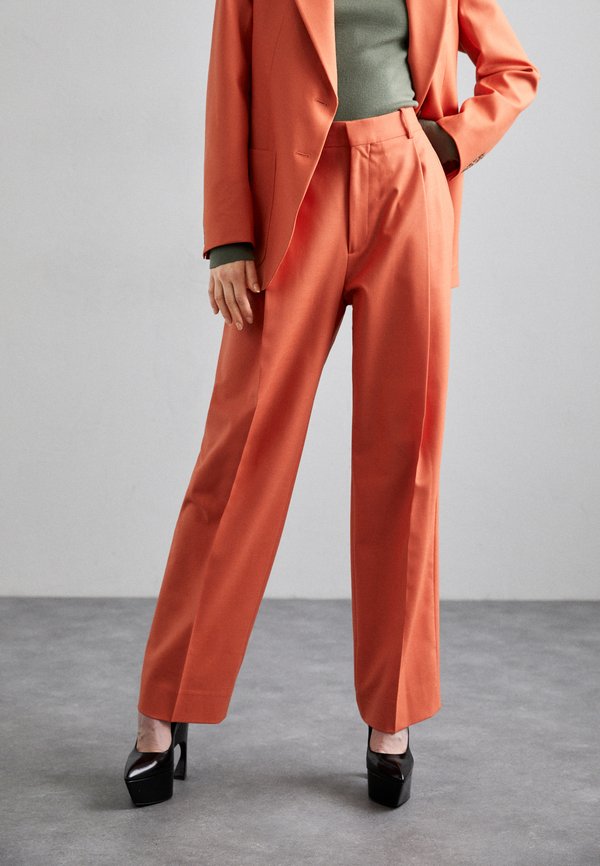 Victoria Beckham SINGLE PLEAT TROUSER