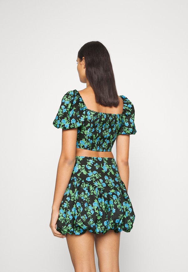 IN THE STYLE PERRIE SIAN FLORAL PUFF SLEEVE CROP
